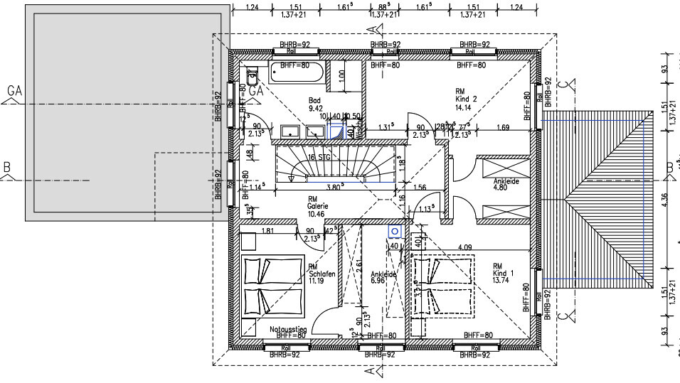 Upper floor plan: bedroom, two children’s rooms, walk-in closets, bathroom, gallery, stairs.