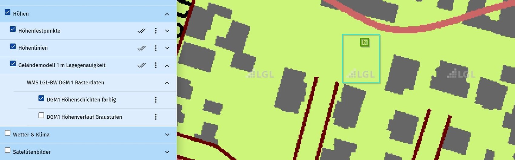 Map section with terrain model, gray buildings, red lines and layer panel on the left.