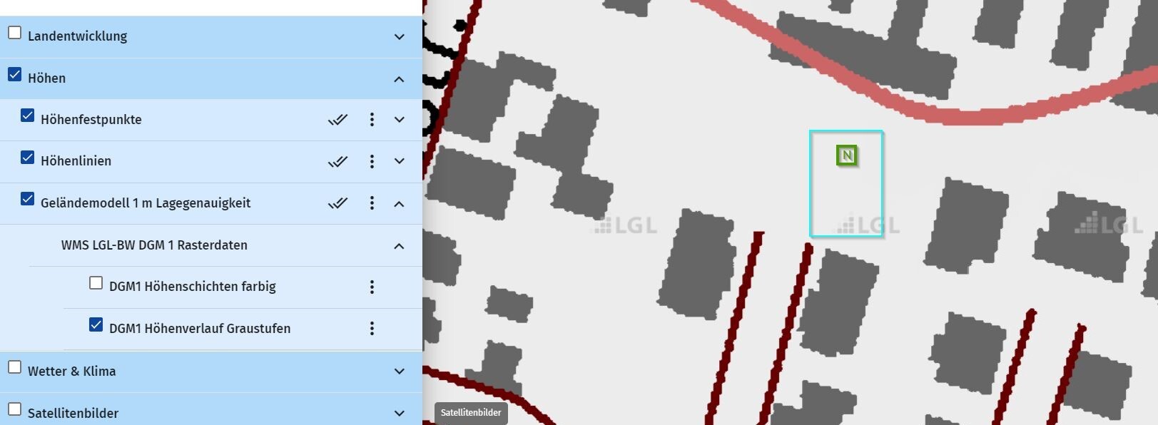 Map view: legend on the left, gray blocks, red elevation layers, green north arrow.