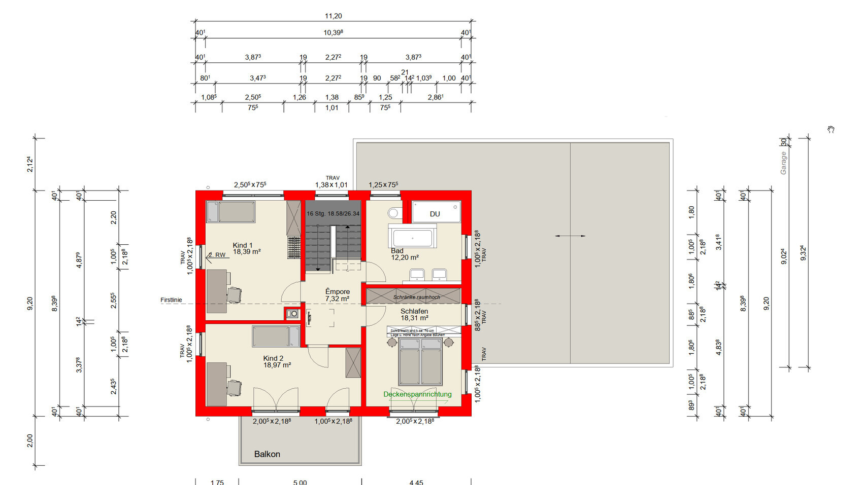 Grundriss eines Hauses: Schlafen, zwei Kinderzimmer, Bad, Balkon; Garage rechts.