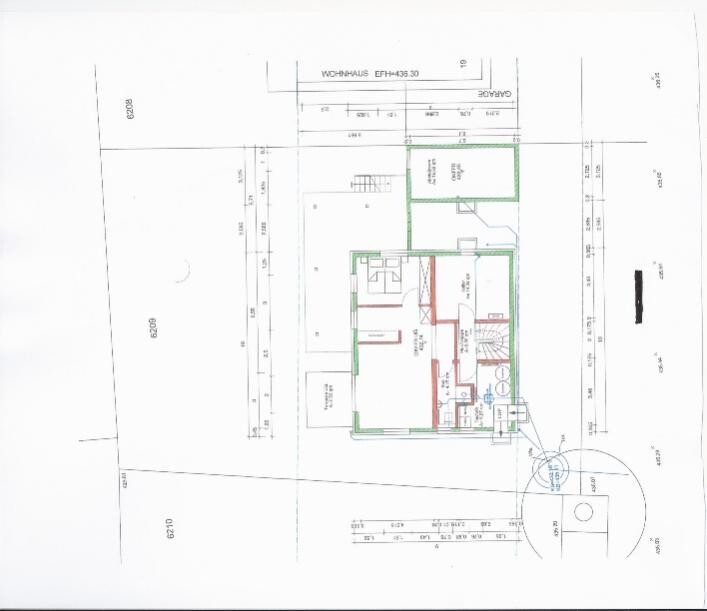 Floor plan of a house with color-coded areas: green rooms, red stairs.