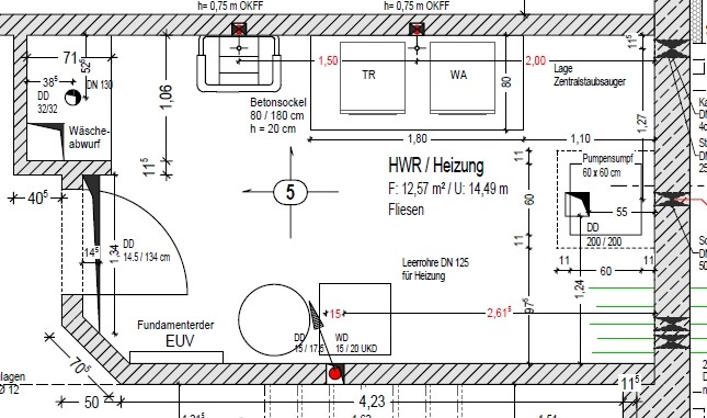 Detaillierter Baugrundriss mit Heizungs- und Sanitärsymbolen auf Plan