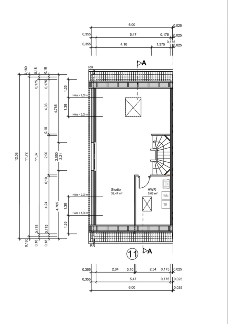 Floor plan of a studio with staircase, utility room, and area of 32.47 m² (350 sq ft).