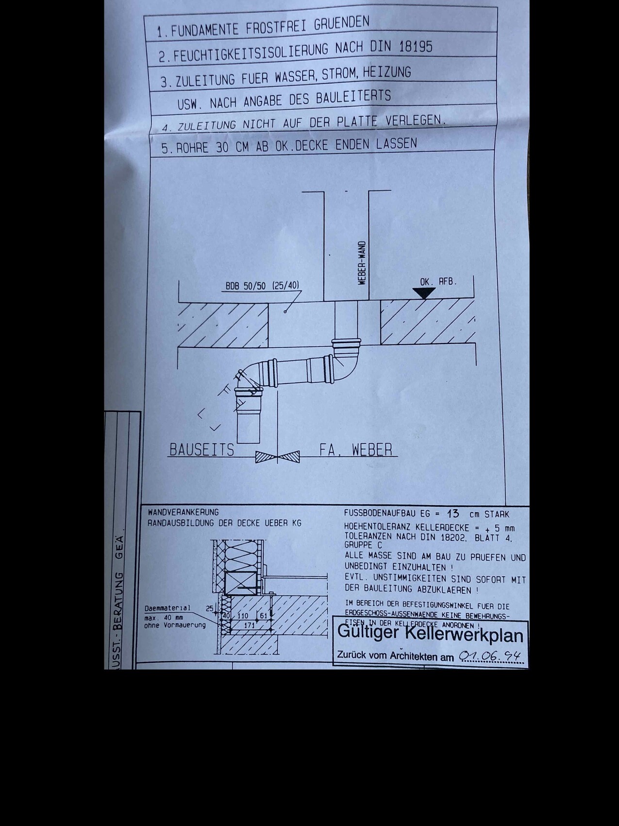Technical basement plan with pipes, drain, wall penetration and labels.