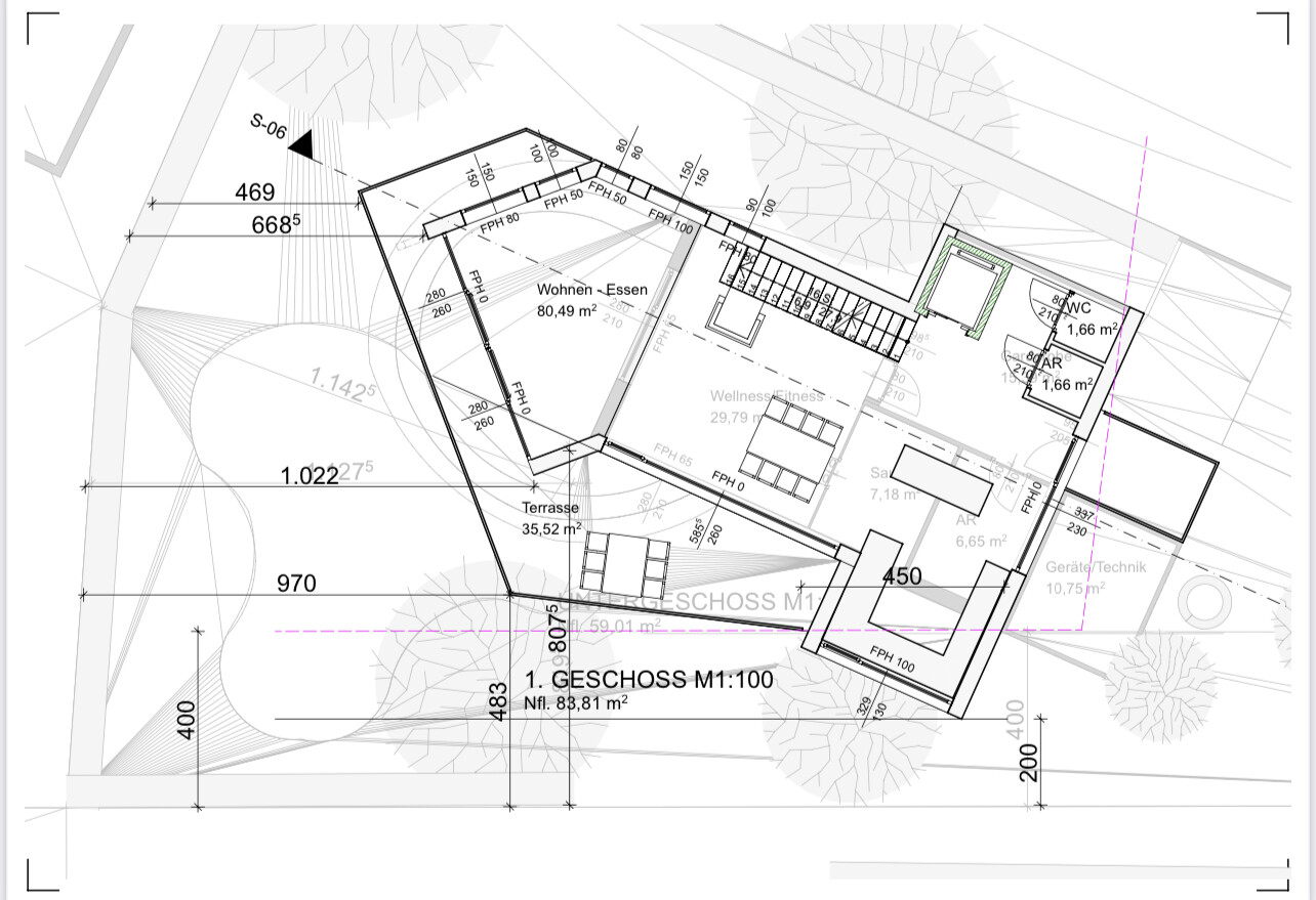 Floor plan of a house: living/dining, terrace, wellness, WC, scale 1:100.