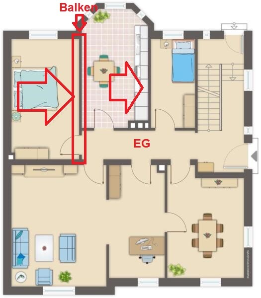 Grundriss EG: Wohnzimmer, Esszimmer, Küche, zwei Schlafzimmer, Balkon; rote Pfeile markieren Weg.