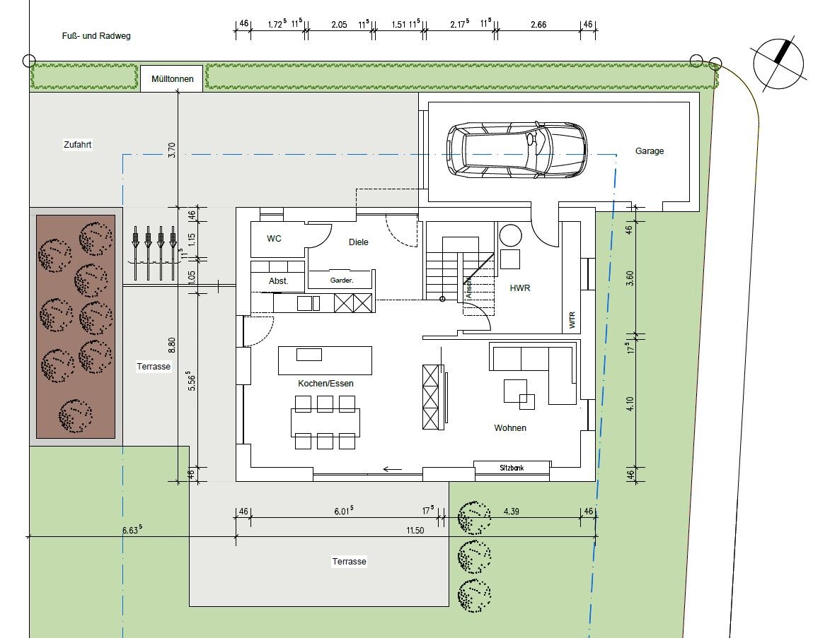 Detaillierter Grundriss eines Hauses mit Terrasse, Garten und Garage