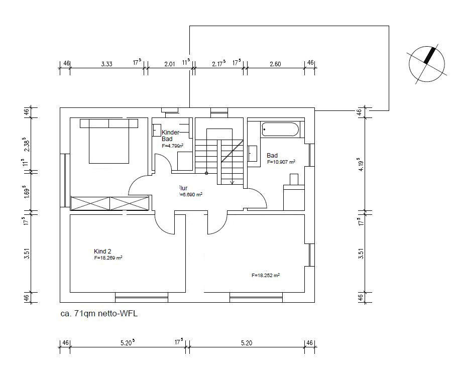 Grundriss Obergeschoss: Flur, Treppenhaus, Bad rechts, Kinderbad links, zwei Kinderzimmer.