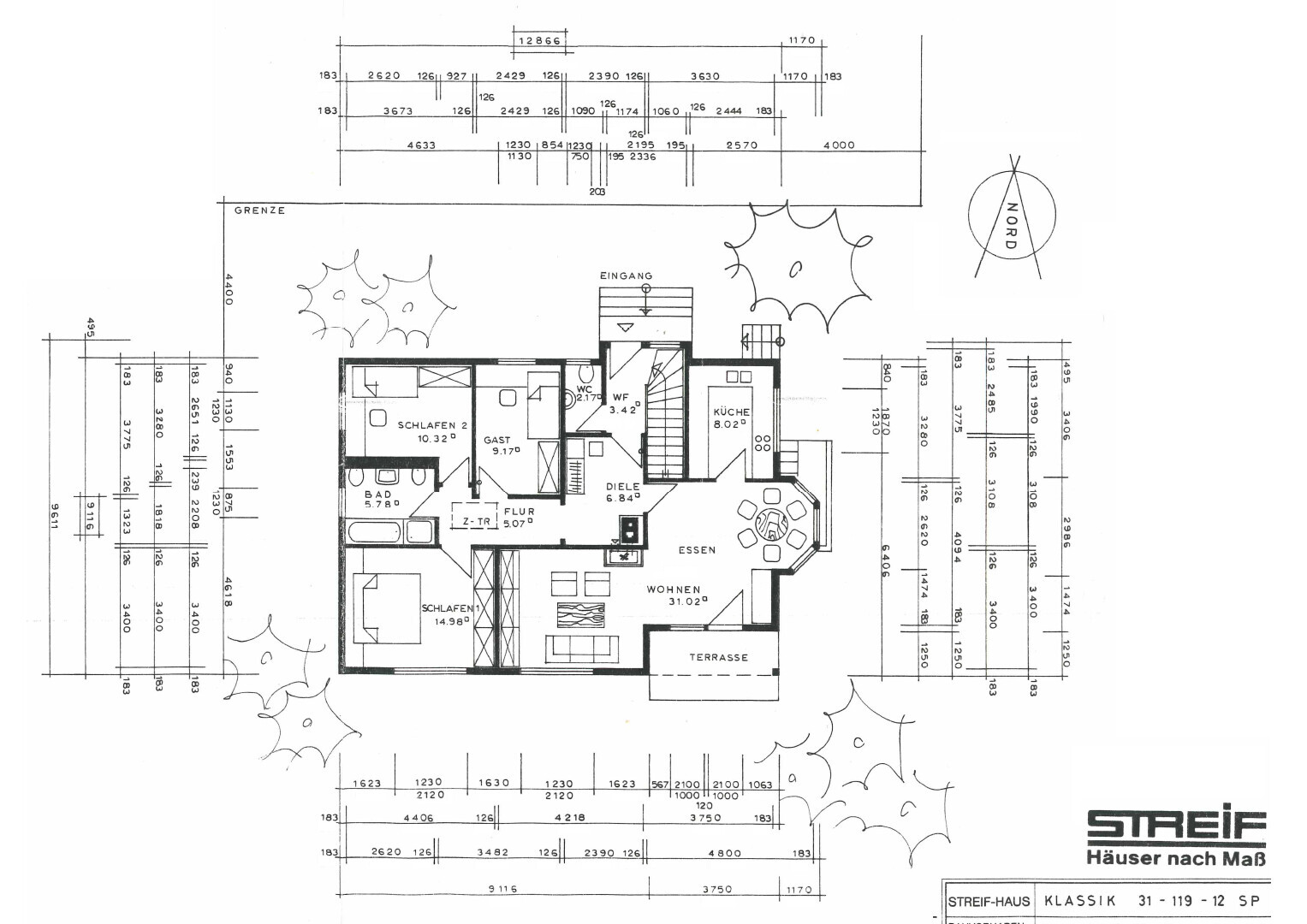 Floor plan of house: living and dining area, kitchen, bedroom, guest room, bathroom, hallway, terrace.