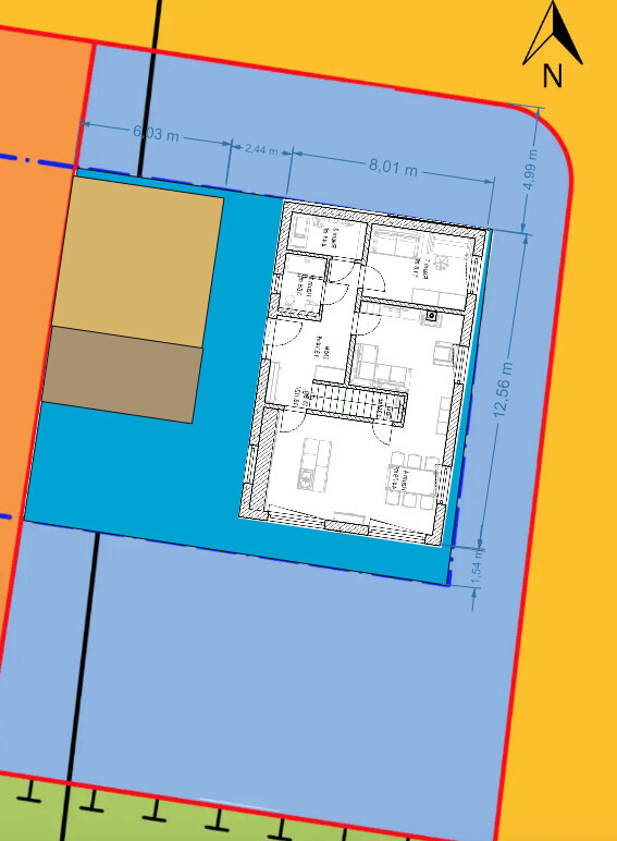 Site plan: Floor plan of a building with property boundary lines, dimensions, and north orientation.