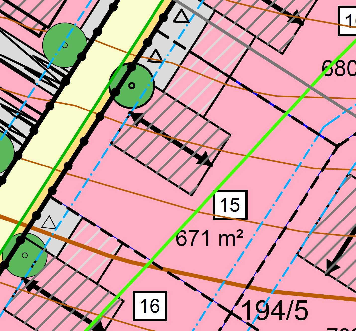 Cadastral map: pink plot with 671 m², no. 15, adjacent plot 16, boundary lines, trees.