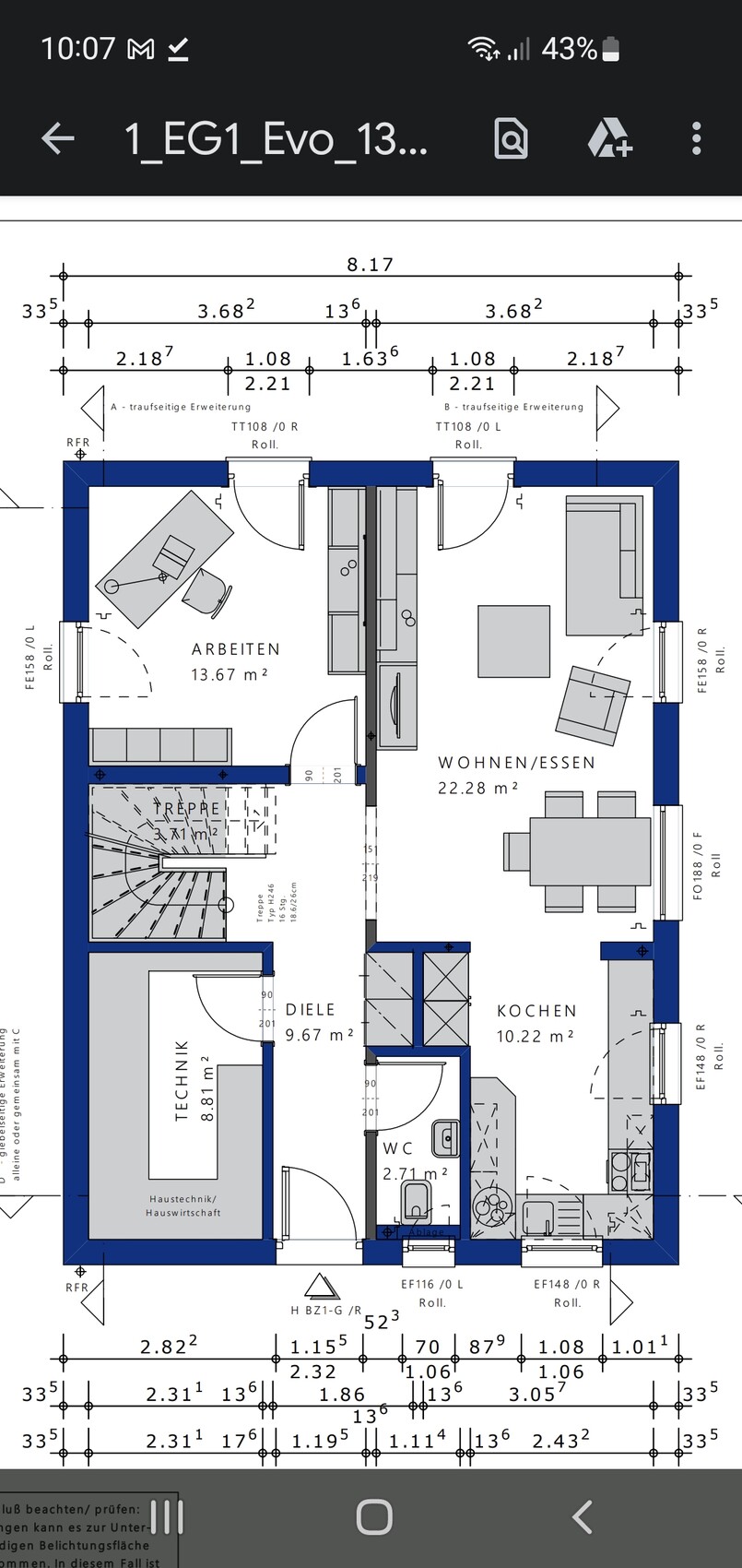 Grundriss des Erdgeschosses eines Einfamilienhauses mit Arbeitszimmer, Küche, Wohnen/Essen und Diele.
