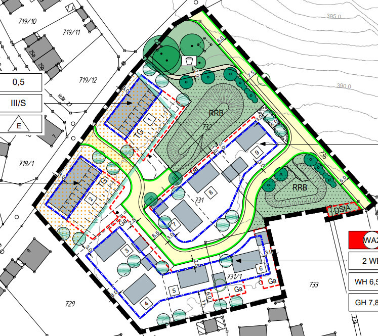 Site plan of a building area with buildings, paths, green spaces, trees and terrain contours.