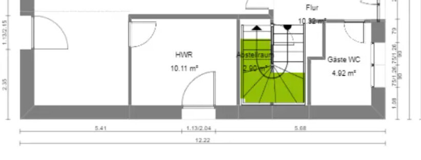 Floor plan: utility room on the left, storage/stairwell in green in the middle, guest toilet on the right.