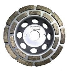 Segmented diamond cutting disc with bolt pattern for concrete and tile work