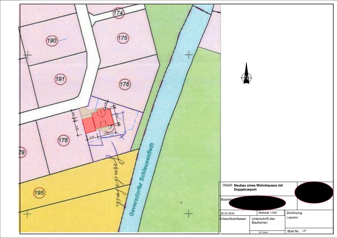 Site plan of a plot: red house, blue outlines, river course, surrounding parcels.