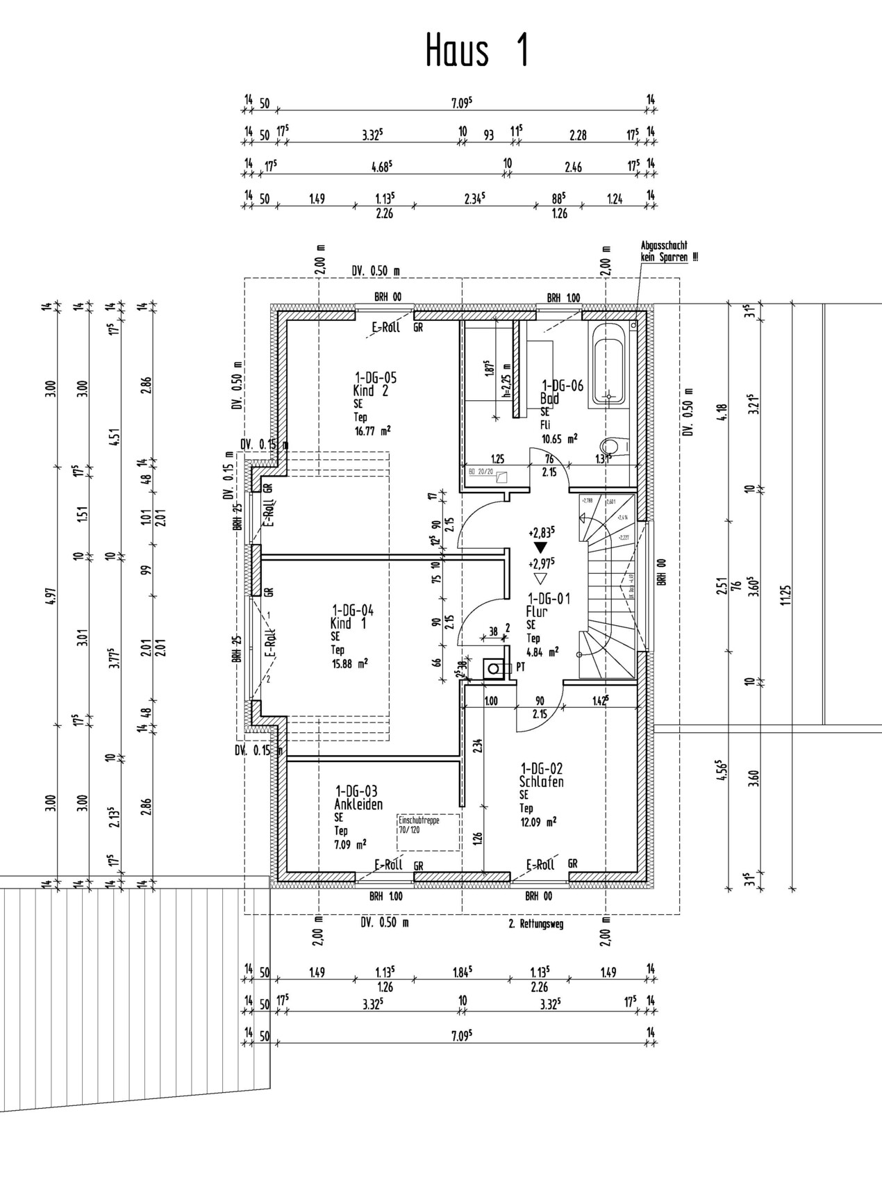 Floor plan of house 1: upper floor with hallway, bedroom, walk-in closet, bathroom and two children’s rooms.