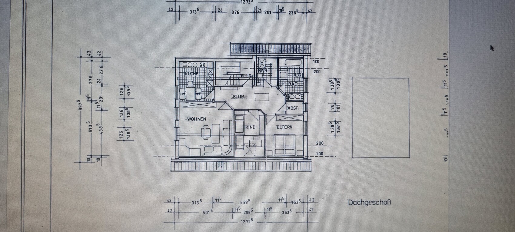 Upper floor plan: kitchen, living, hallway, bathroom, storage, parents’ and children’s bedrooms.