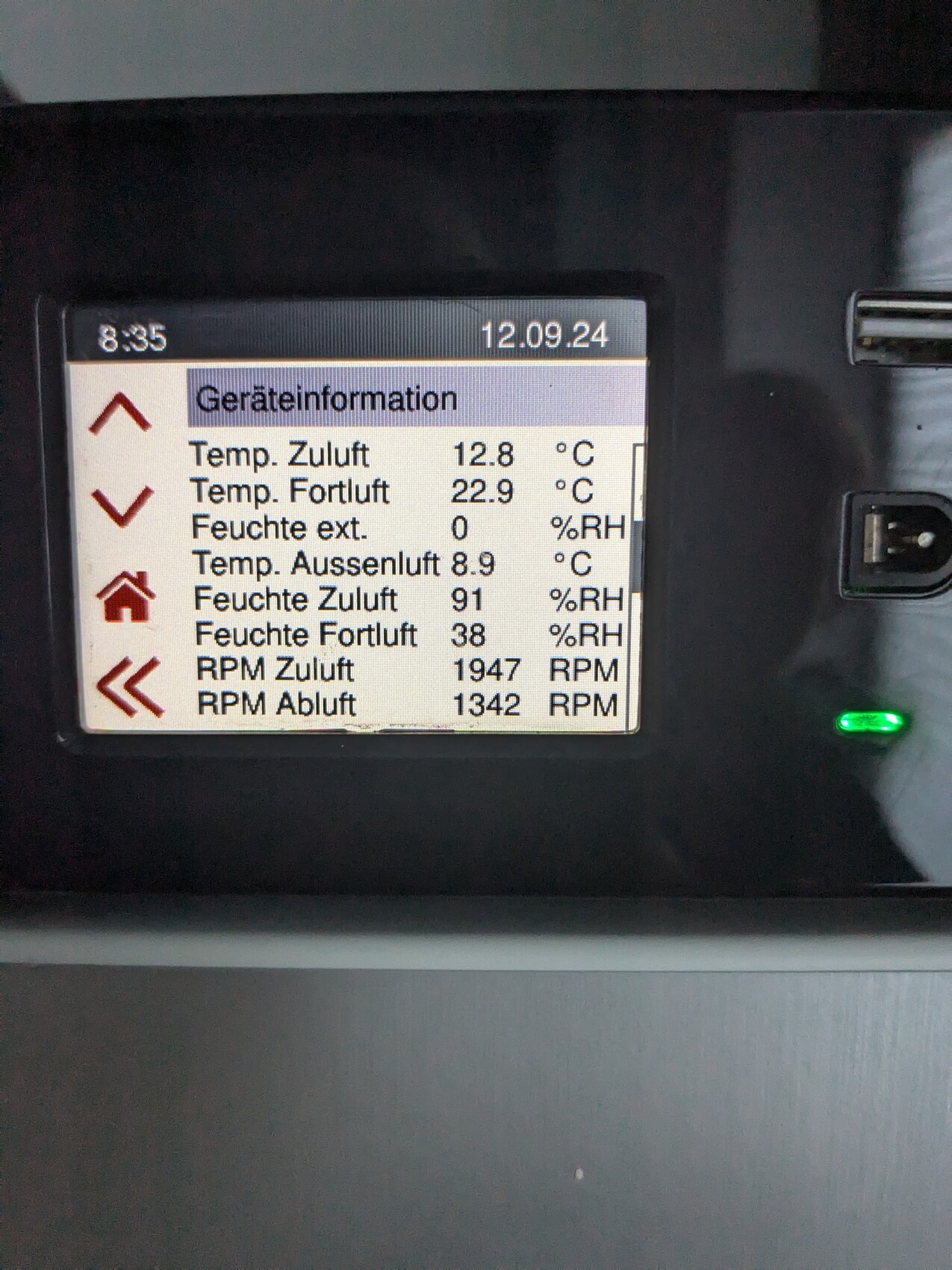 HVAC dashboard with supply air and exhaust air temperatures, humidity values, and RPM.