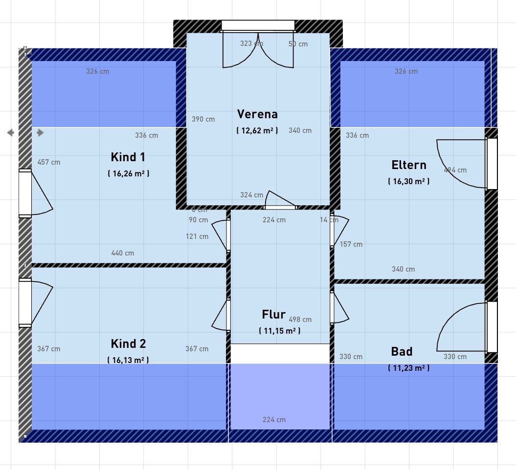 Floor plan of a house: Verena, parents, child 1, child 2, bathroom, hallway; dimensions in cm.