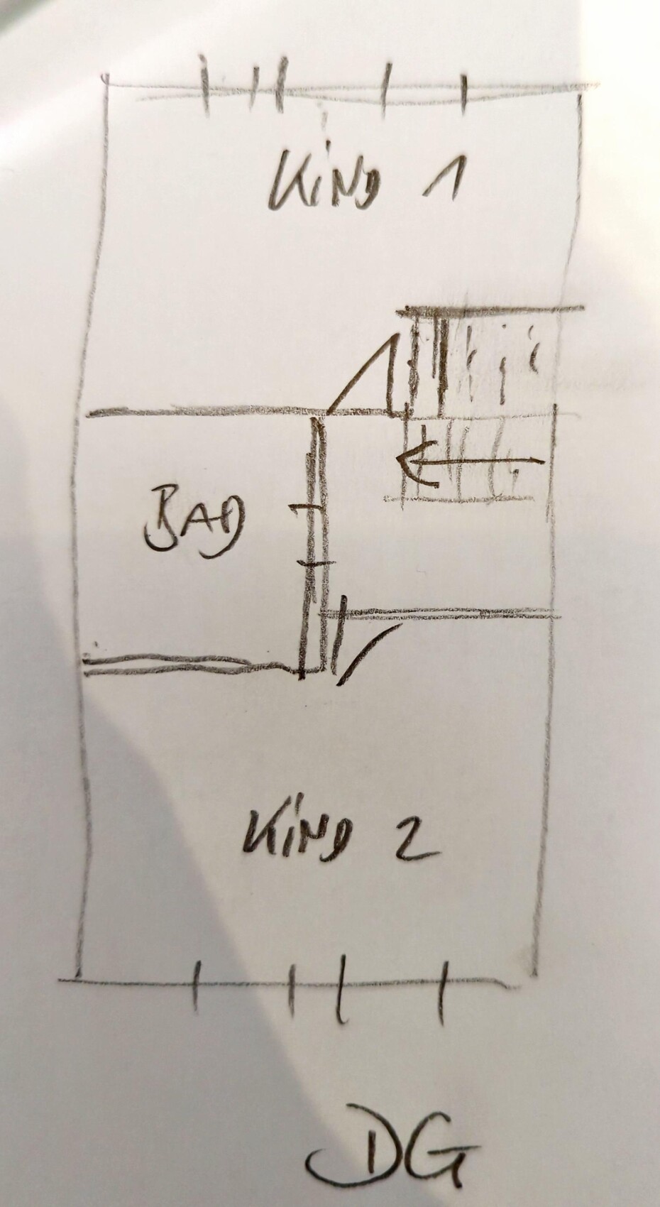 Floor plan sketch: bathroom on the left, child 1 on top, child 2 on bottom, stairs/hallway on the right, upper floor