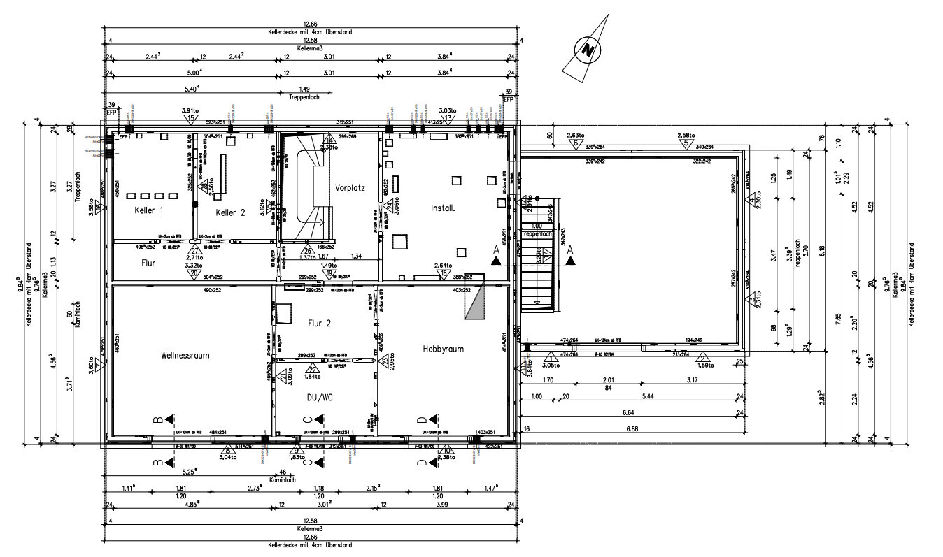 Grundriss Kellergeschoss mit Keller 1–2, Vorplatz, Flur, Wellnessraum, Hobbyraum, DU/WC, Install.