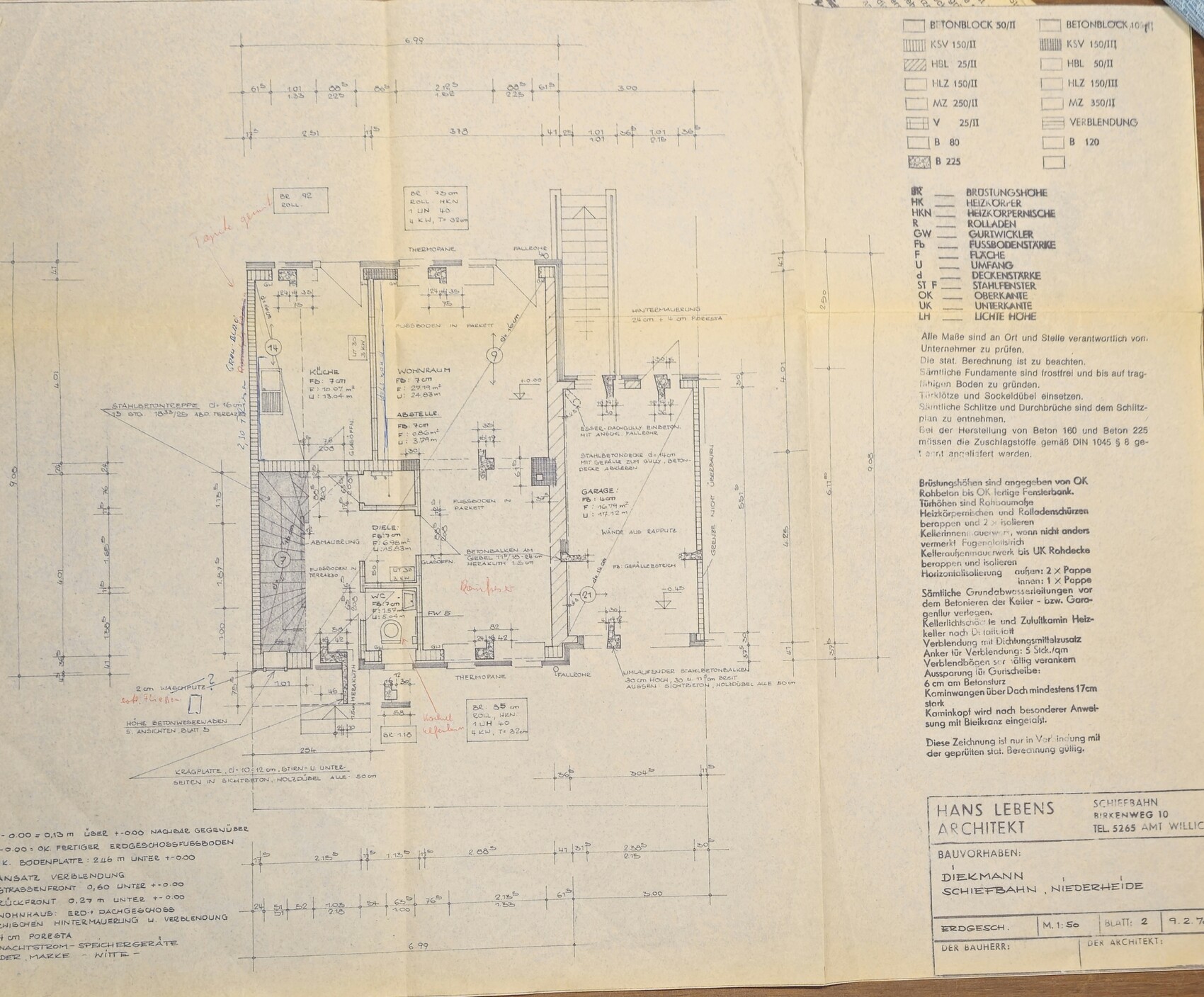 Architectural plan: Floor plan of a house with rooms, stairs, dimensions, and legend.