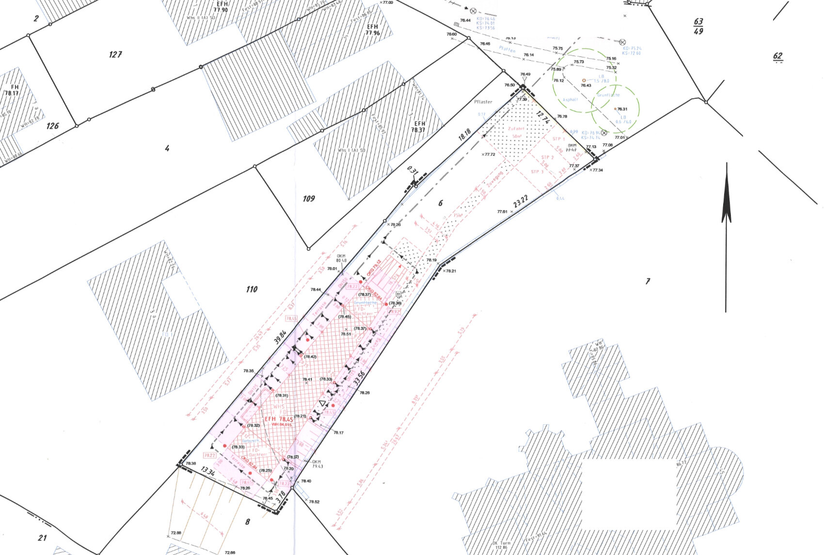 Detailed site plan of a construction plot with parcels, buildings, lines, and measurements.