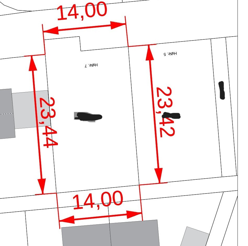 Lageplan zweier benachbarter Grundstücke mit roten Abmessungen (14,00 m Breite; ~23,4 m Tiefe)