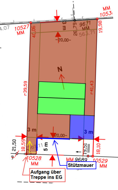 Floor plan of building plot with red border, brown interior area, green rectangle (courtyard) and retaining wall