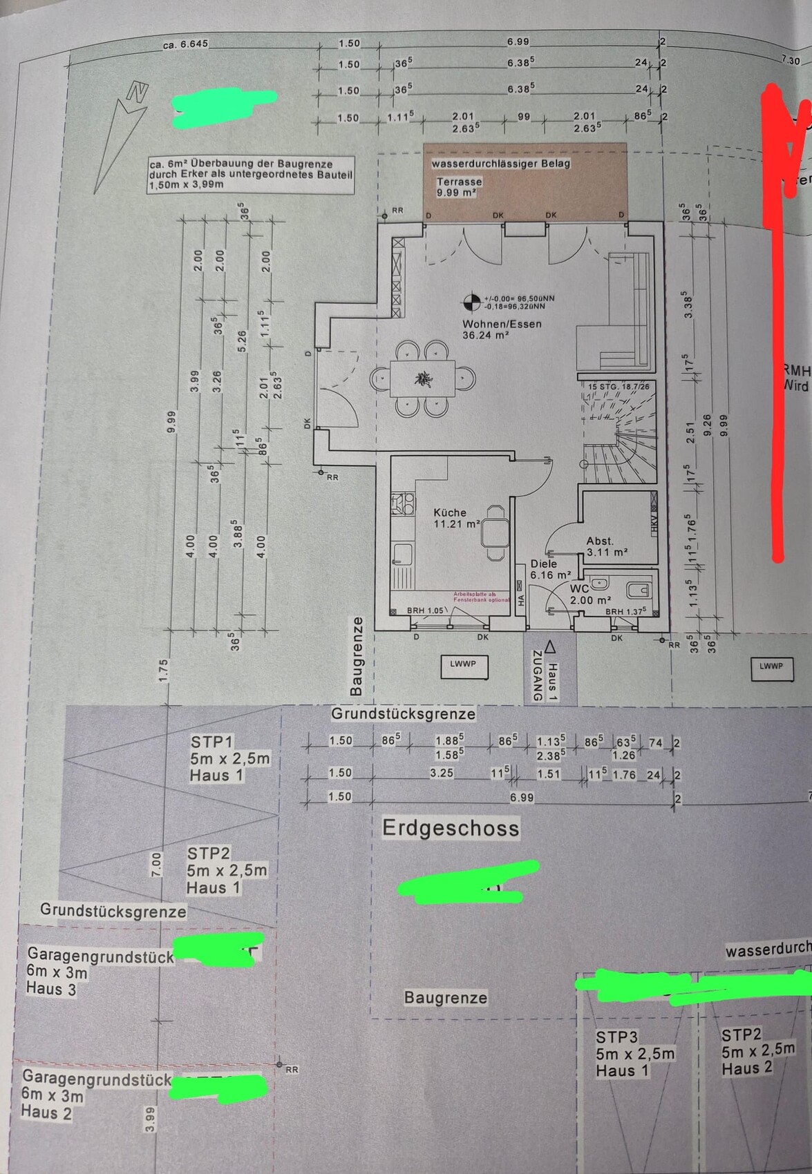 Grundrissplan eines Hauses mit Wohn- und Essbereich sowie Küche im Erdgeschoss.