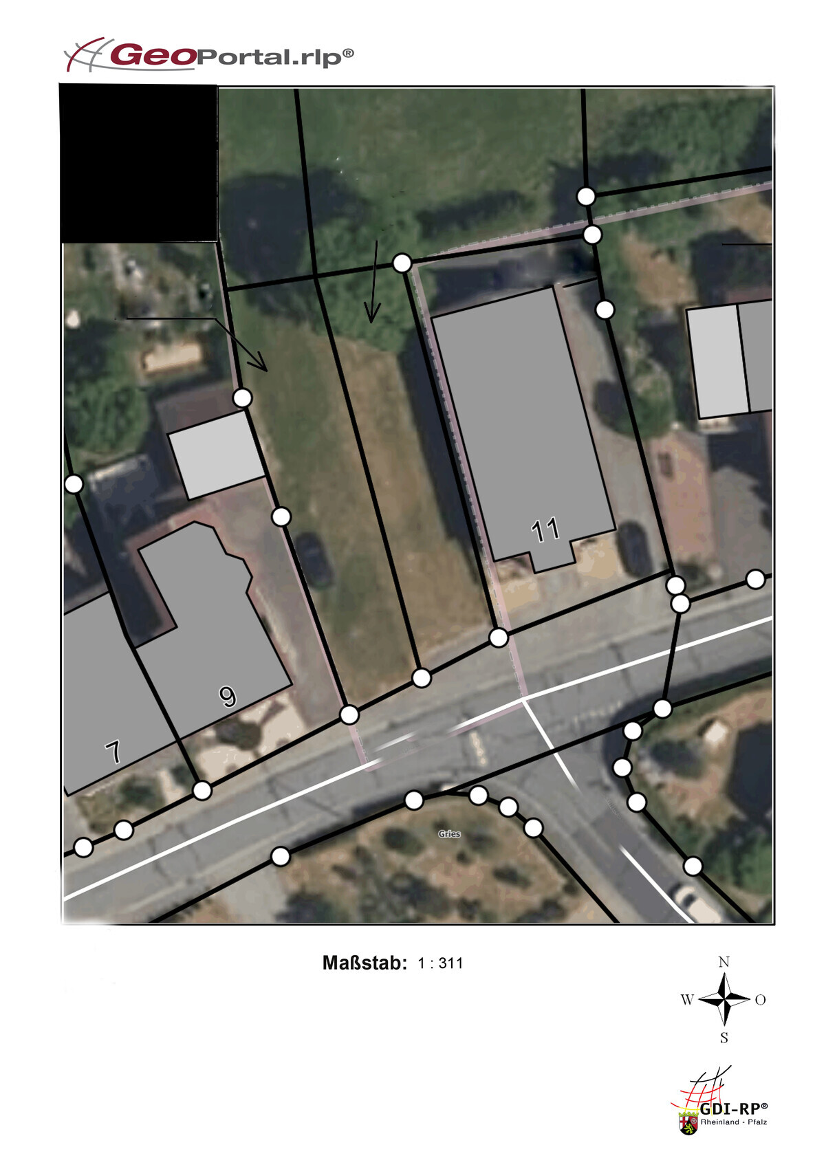 Aerial view of a plot: parcels, buildings, and road network