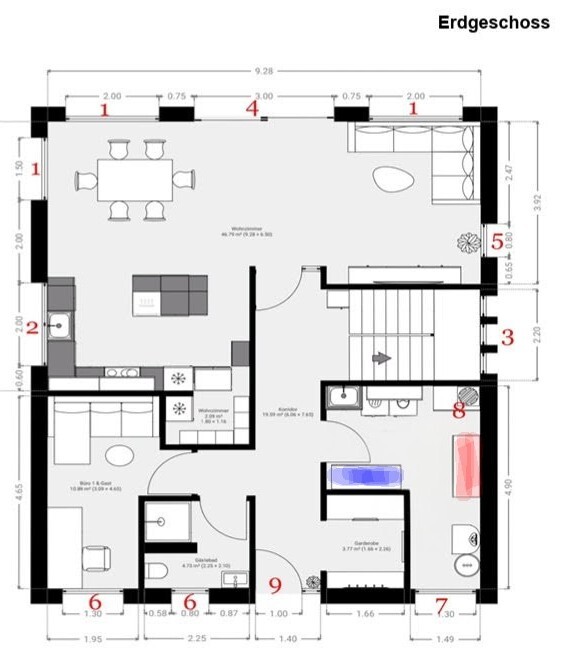 Grundriss Erdgeschoss mit Wohnzimmer, Küche, Bad, Flur und Treppen.
